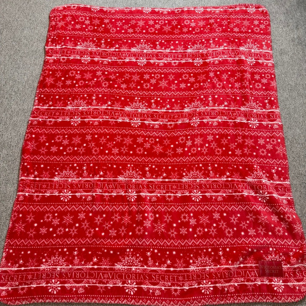 Victoria's Secret Sherpa Fleece Throw Blanket Red White Snowflake Fairisle 50x60